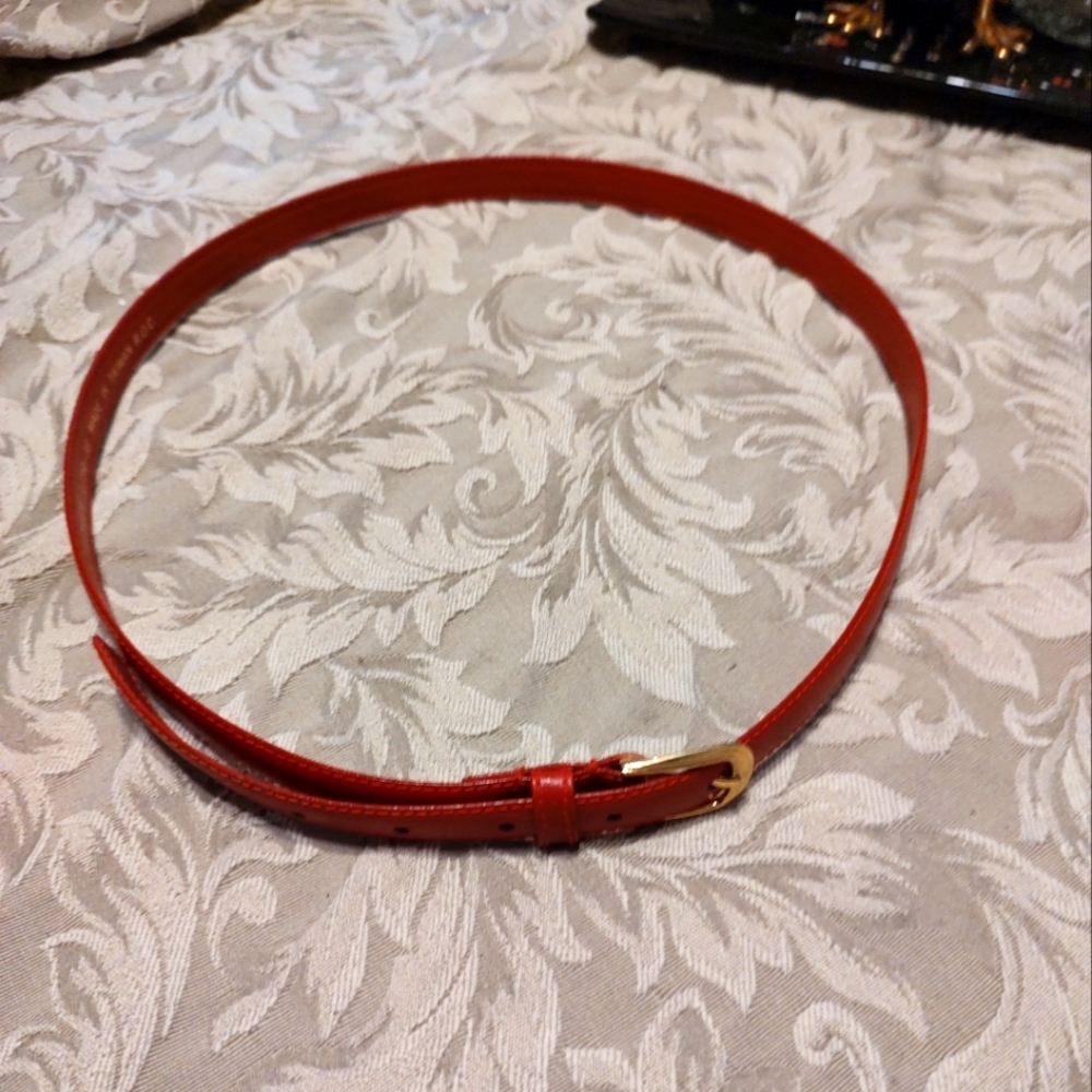 🍒 Lovely Vintage 70's Cherry Red Genuine Bonded Leather & Gold Belt - M/L - Picture 3 of 16
